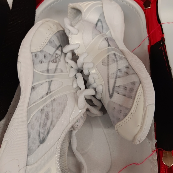Nfinity the official shoes of Cheerleader - Picture 2 of 10